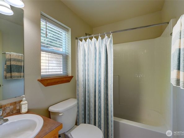 132 N 101st Street, Seattle WA 98133