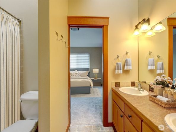 132 N 101st Street, Seattle WA 98133