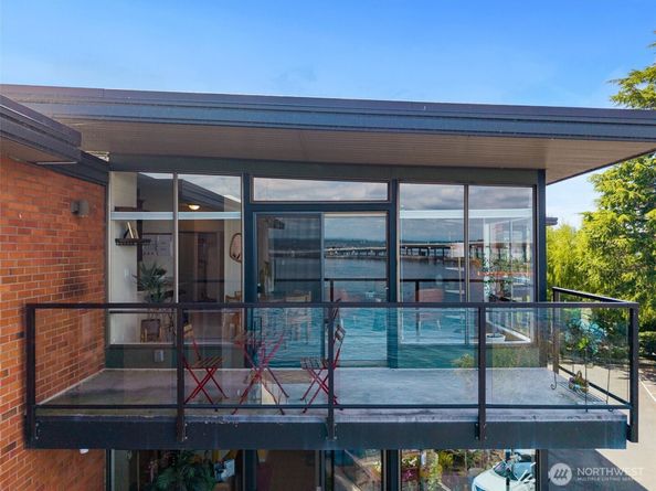 2360 43rd Ave E 404, Seattle WA 98112