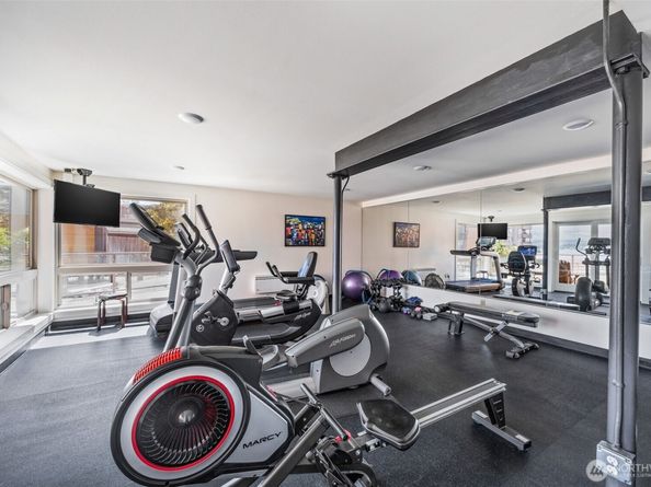 2360 43rd Ave E 404, Seattle WA 98112