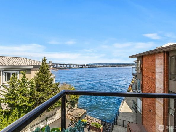 2360 43rd Ave E 404, Seattle WA 98112