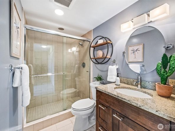 2360 43rd Ave E 404, Seattle WA 98112