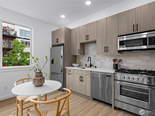 6544 A Latona Avenue NE, Seattle WA 98115
