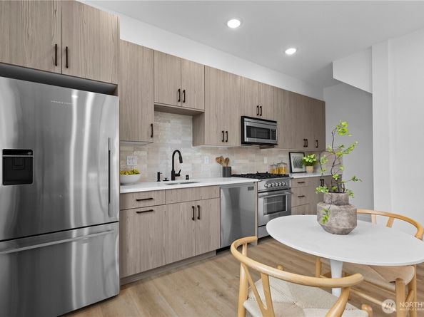 6544 A Latona Avenue NE, Seattle WA 98115