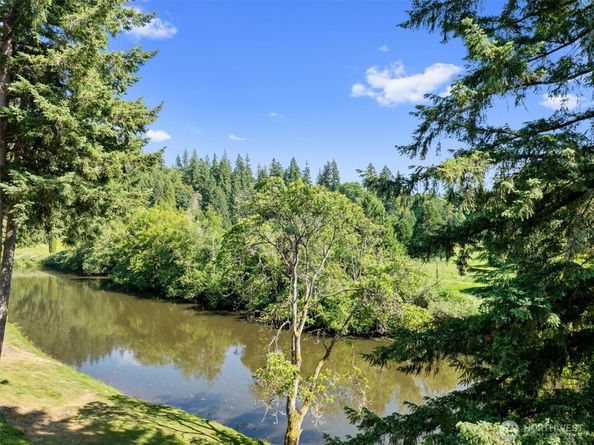9623 NE Riverbend Drive 2B, Bothell WA 98011