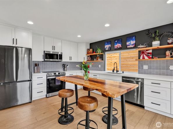 1111 SW Henderson Street, Seattle WA 98106