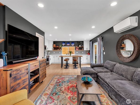 1111 SW Henderson Street, Seattle WA 98106