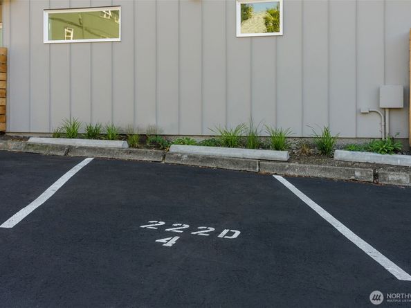 222 D 10th Avenue E, Seattle WA 98102