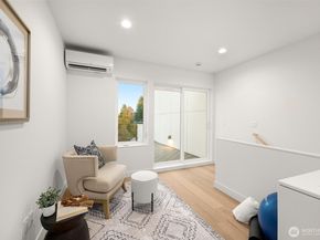 222 D 10th Avenue E, Seattle WA 98102