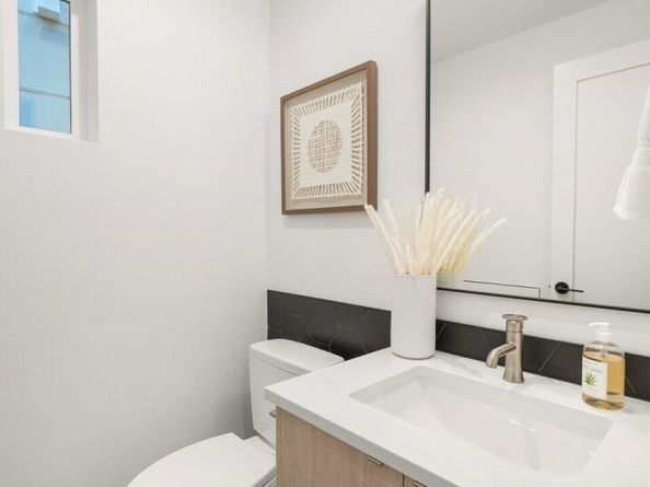 222 D 10th Avenue E, Seattle WA 98102