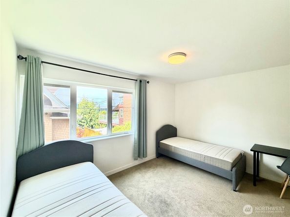 2705 Franklin Avenue E, Seattle WA 98102