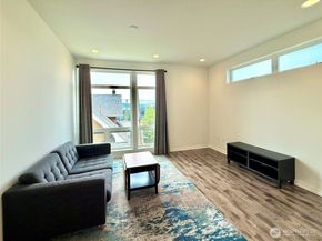 2705 Franklin Avenue E, Seattle WA 98102