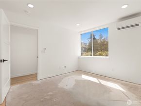 6544 D Latona Avenue NE, Seattle WA 98115