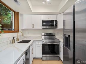 13710 41st Avenue NE, Seattle WA 98125