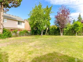 17801 111th Avenue SE, Renton WA 98055