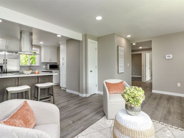 17801 111th Avenue SE, Renton WA 98055