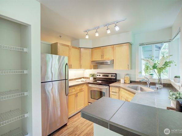 12019 NE 204TH Place D303, Bothell WA 98011