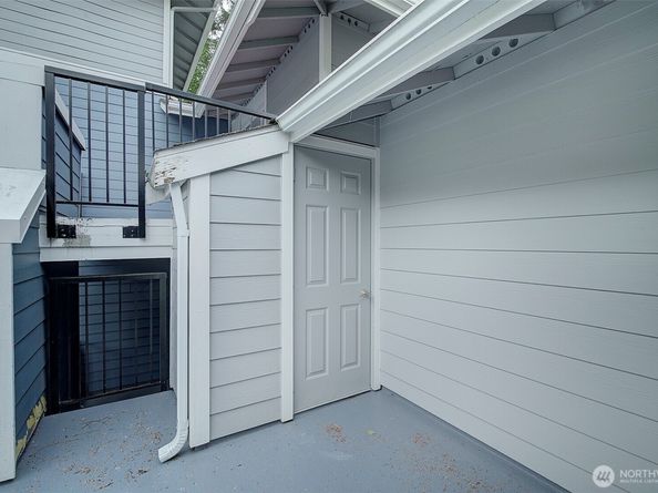 12019 NE 204TH Place D303, Bothell WA 98011