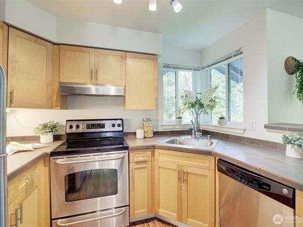 12019 NE 204TH Place D303, Bothell WA 98011
