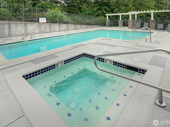 12019 NE 204TH Place D303, Bothell WA 98011