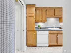 22451 SE 42nd Terrace 1181, Issaquah WA 98029