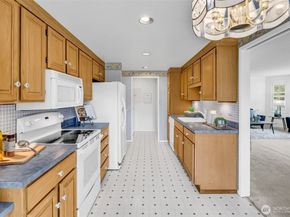 22451 SE 42nd Terrace 1181, Issaquah WA 98029