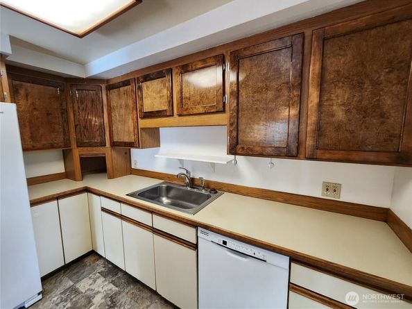 18027 Sunnyside Avenue N, Shoreline WA 98133