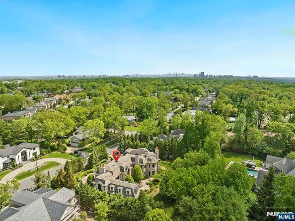 78 Roberts Road, Englewood Cliffs NJ 07632