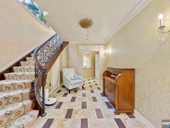 78 Roberts Road, Englewood Cliffs NJ 07632