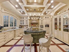 78 Roberts Road, Englewood Cliffs NJ 07632