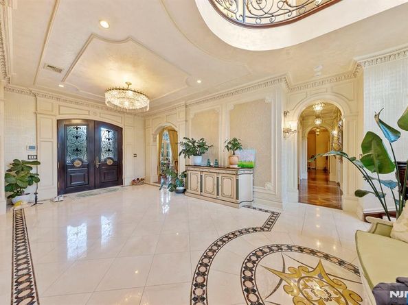 78 Roberts Road, Englewood Cliffs NJ 07632