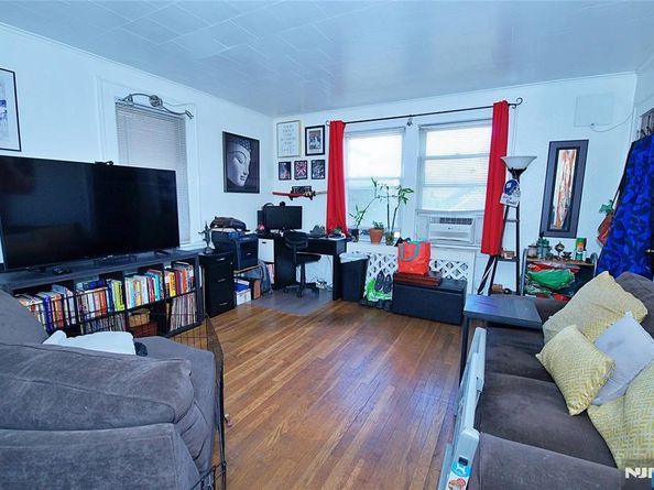 458 Shannon Place, Cliffside Park NJ 07010