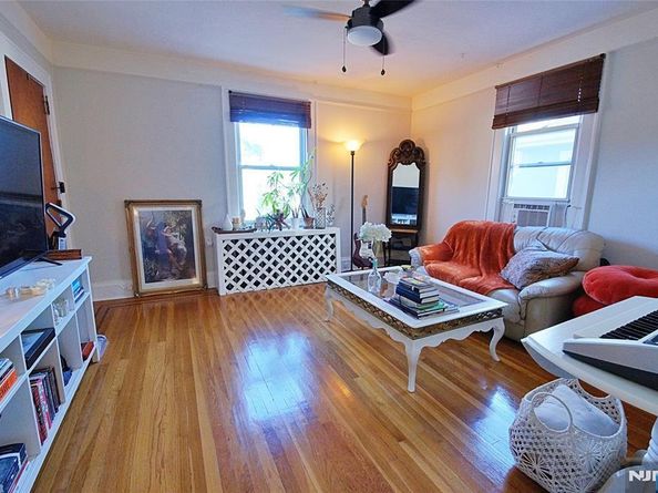 458 Shannon Place, Cliffside Park NJ 07010