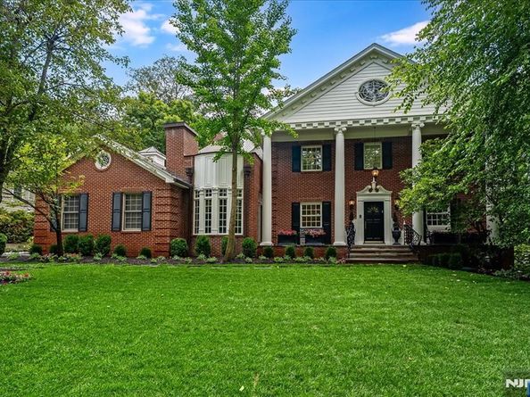 294 Oakwood Road, Englewood NJ 07631