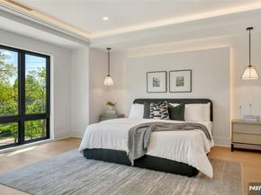 1077 Abbott Boulevard, Fort Lee NJ 07024