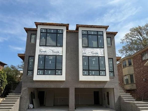 156 Morningside Lane, Palisades Park NJ 07650