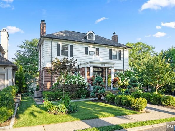 1124 Abbott Boulevard, Fort Lee NJ 07024