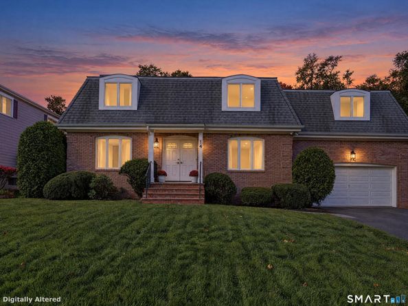 14 Coachlamp Lane, Stamford CT 06902