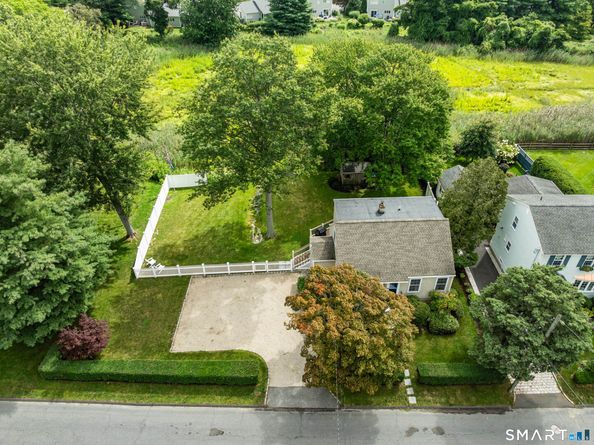 877 S Pine Creek Road, Fairfield CT 06824