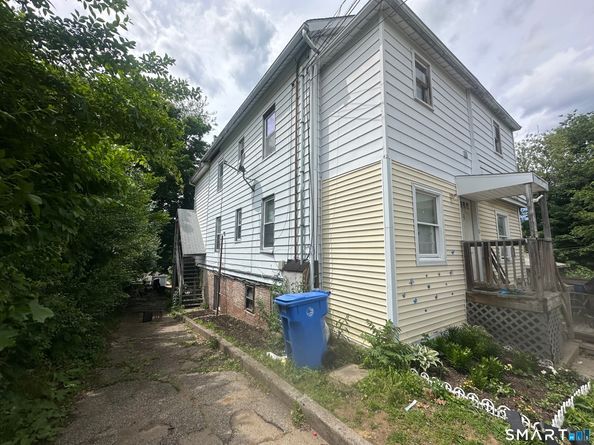 71 Kneen Street, Shelton CT 06484