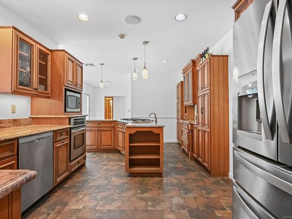 60 Redmont Road, Stamford CT 06903