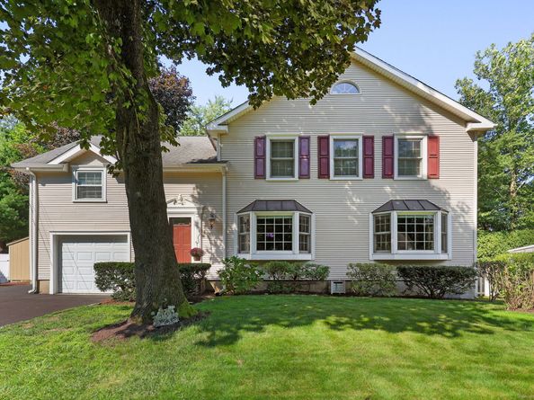 17 Lynn Court, Darien CT 06820