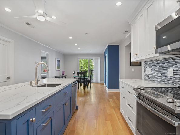 51 Forest Avenue APT 125, Greenwich CT 06870