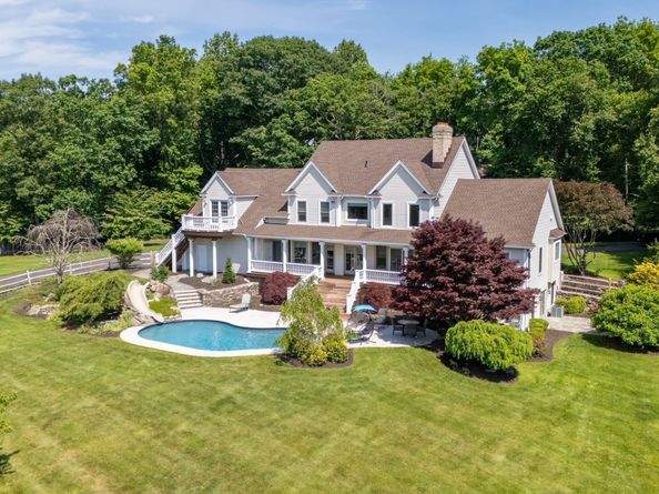 96 Big Horn Road, Shelton CT 06484