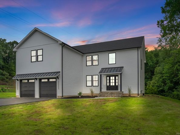 26 Wabuda Place, Shelton CT 06484