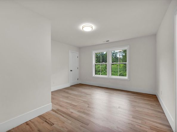 26 Wabuda Place, Shelton CT 06484