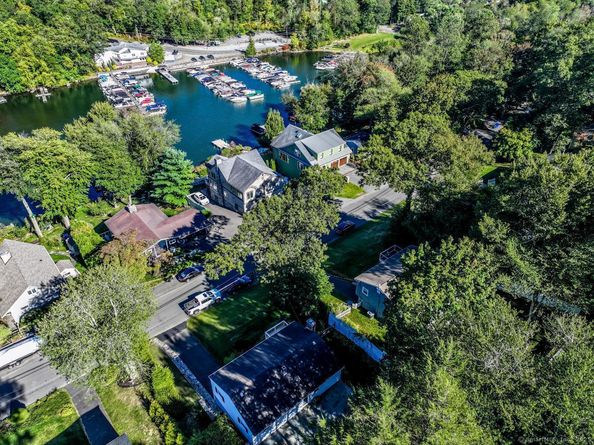 58 cedar Drive, Danbury CT 06811