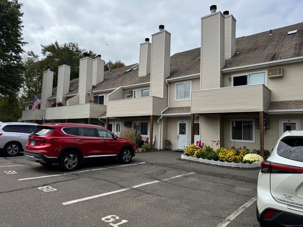 136 Pembroke Road 757, Danbury CT 06811