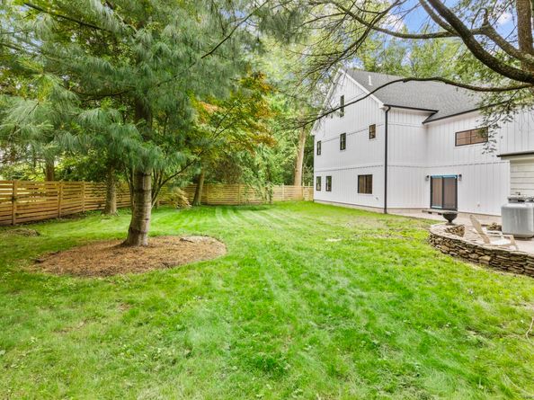 1207 Stillson Road, Fairfield CT 06824