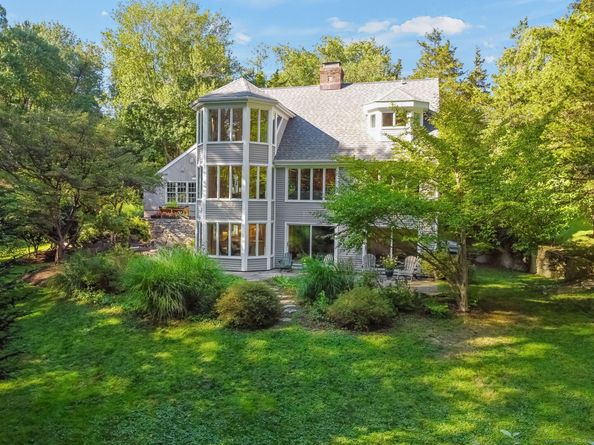 14 Shinnecock Place, Weston CT 06883